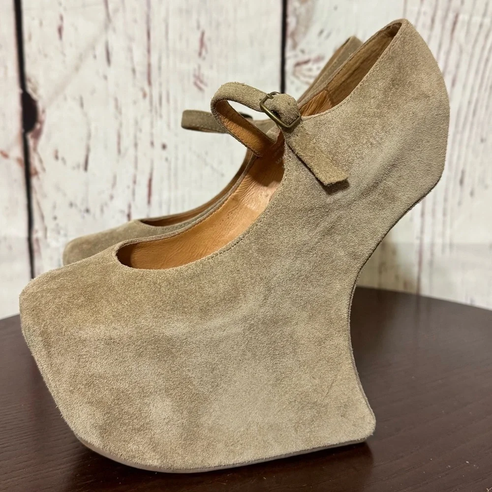 JEFFREY CAMPBELL NIGHT WALK heelless Stylish Tan Platform Wedge MaryJane Shoes 7